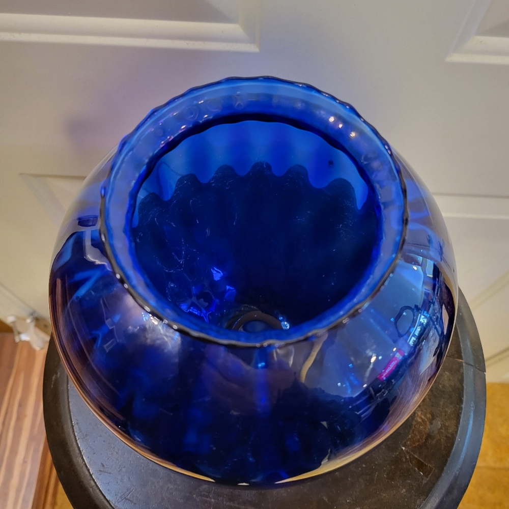 Princess House Vase Cobalt Blue Glass, Hand Blown Signed - Picture 5 of 8